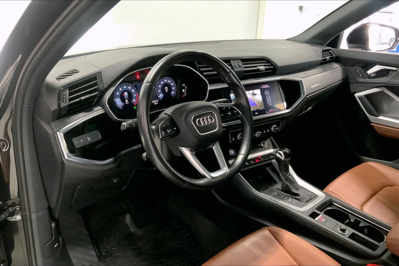 Thumbnail: 2020 Audi Q3 - 2