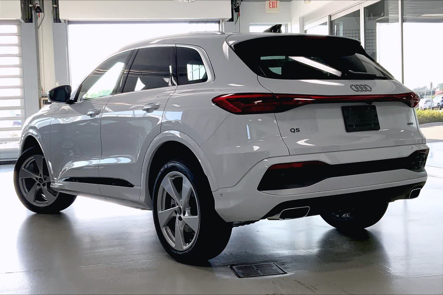 Thumbnail: 2025 Audi Q5 - 4