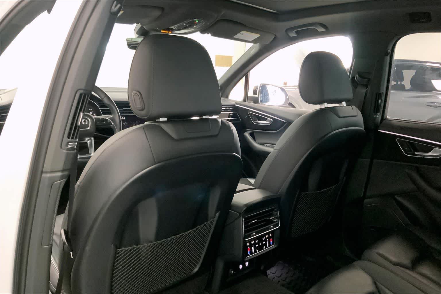 Thumbnail: 2020 Audi Q7 - 11