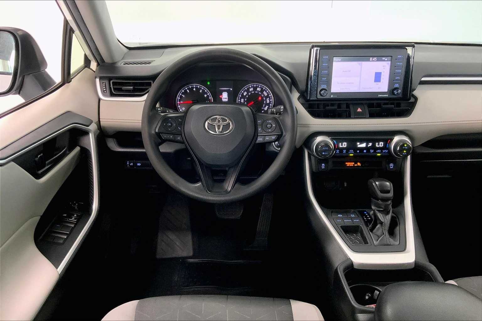 Thumbnail: 2021 Toyota RAV4 - 12