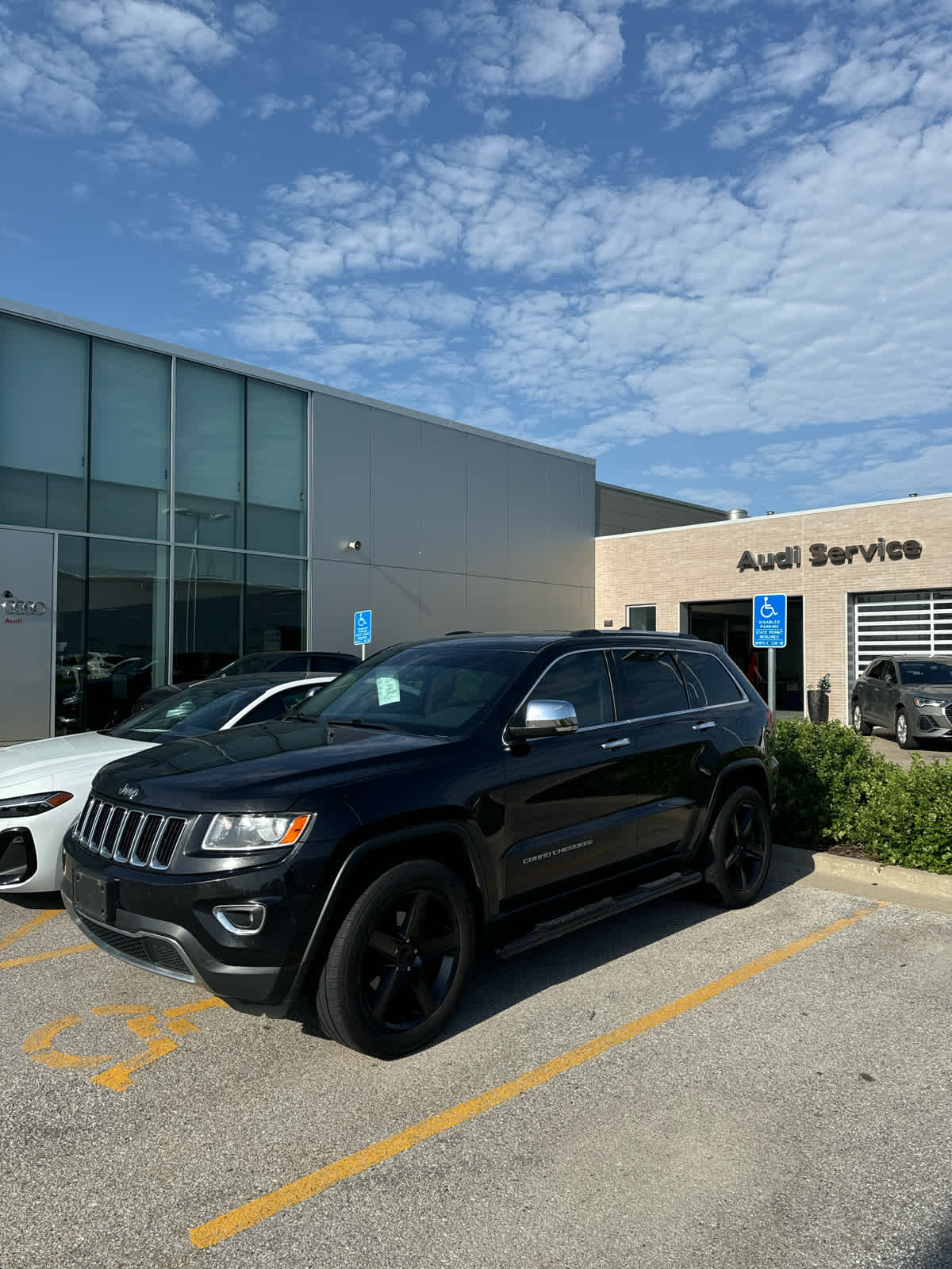 Thumbnail: 2016 Jeep Grand Cherokee - 3
