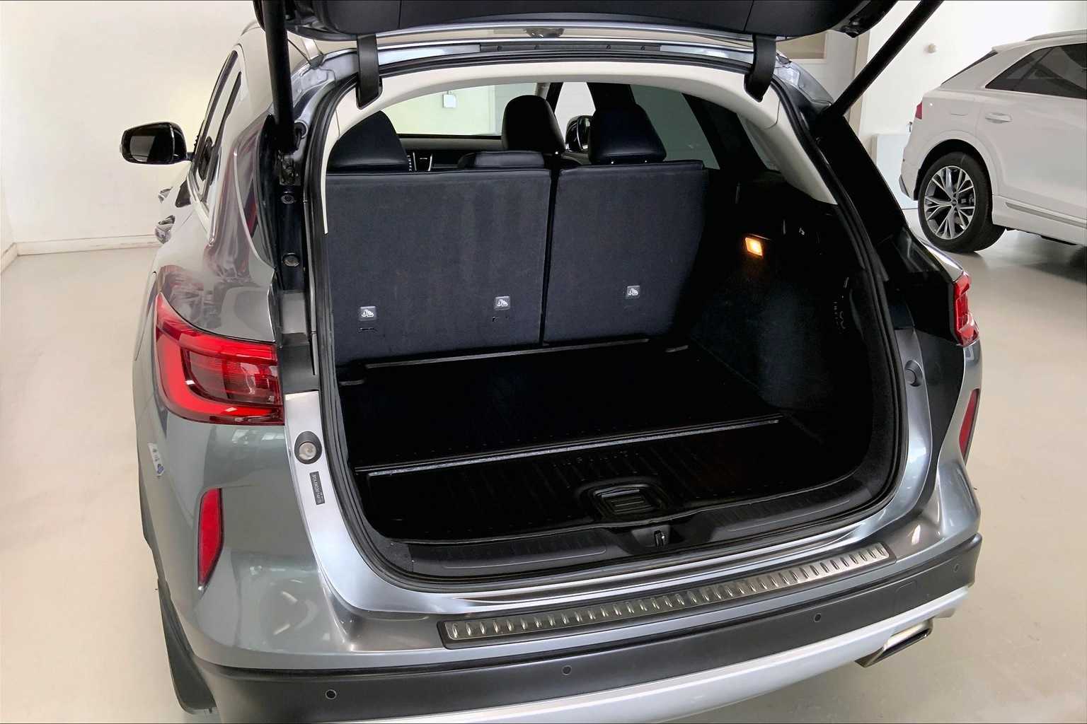 Thumbnail: 2019 INFINITI QX50 - 17