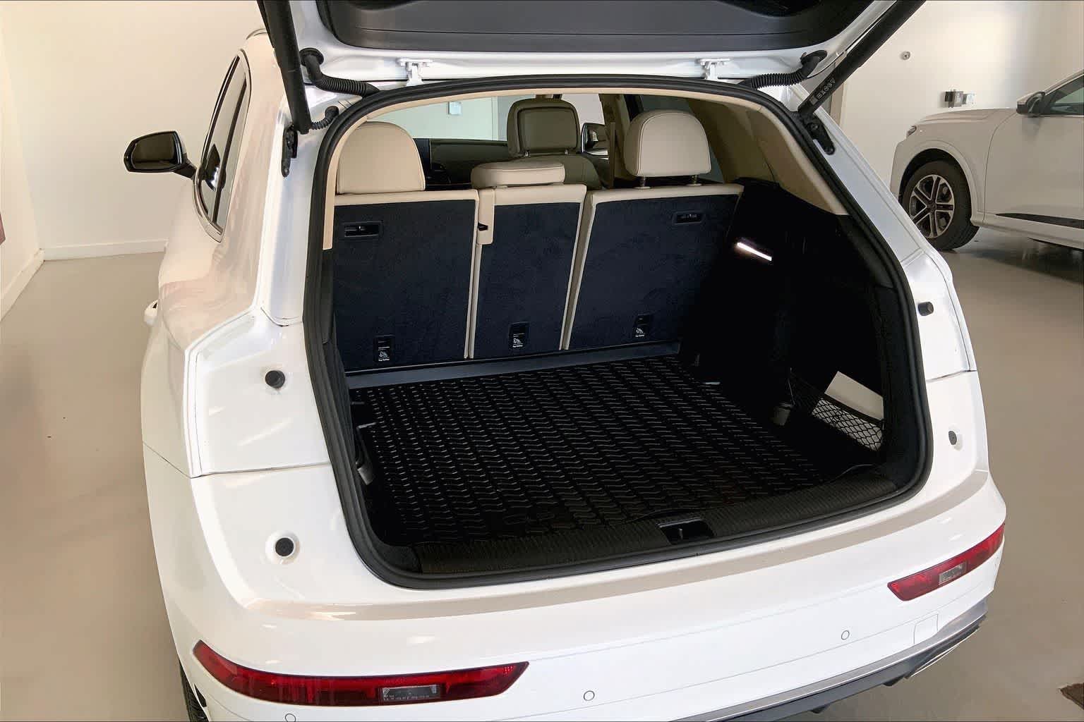 Thumbnail: 2022 Audi Q5 - 17