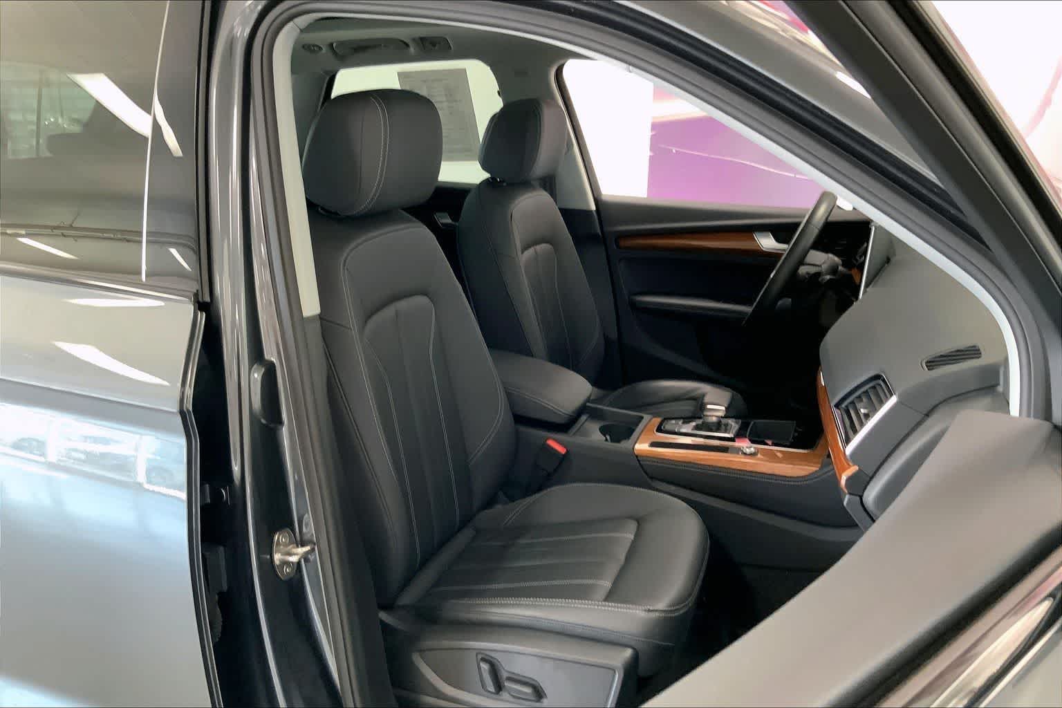 Thumbnail: 2023 Audi Q5 - 11