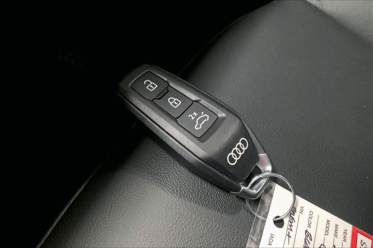 Thumbnail: 2025 Audi Q5 - 17