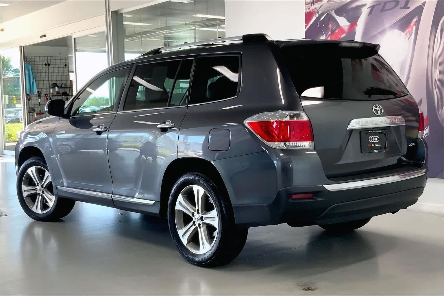 Thumbnail: 2011 Toyota Highlander - 4