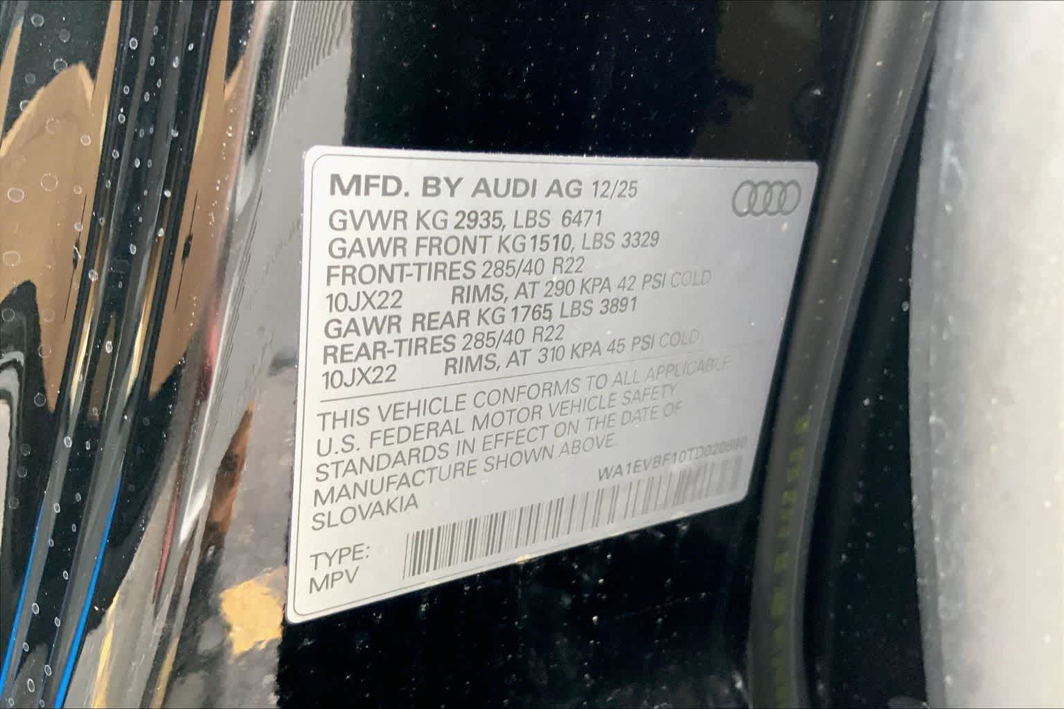 Thumbnail: 2026 Audi Q8 - 22