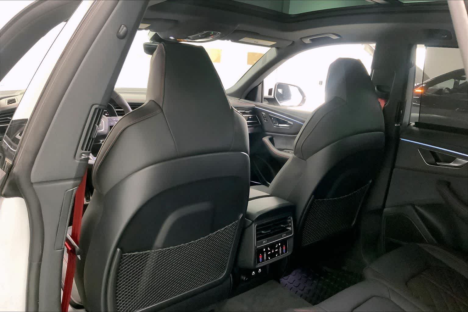 Thumbnail: 2026 Audi Q8 - 12