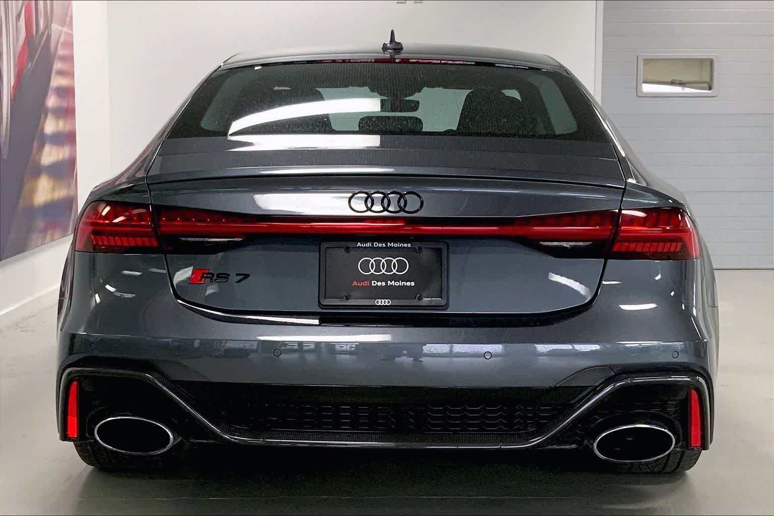 Thumbnail: 2022 Audi RS 7 - 5