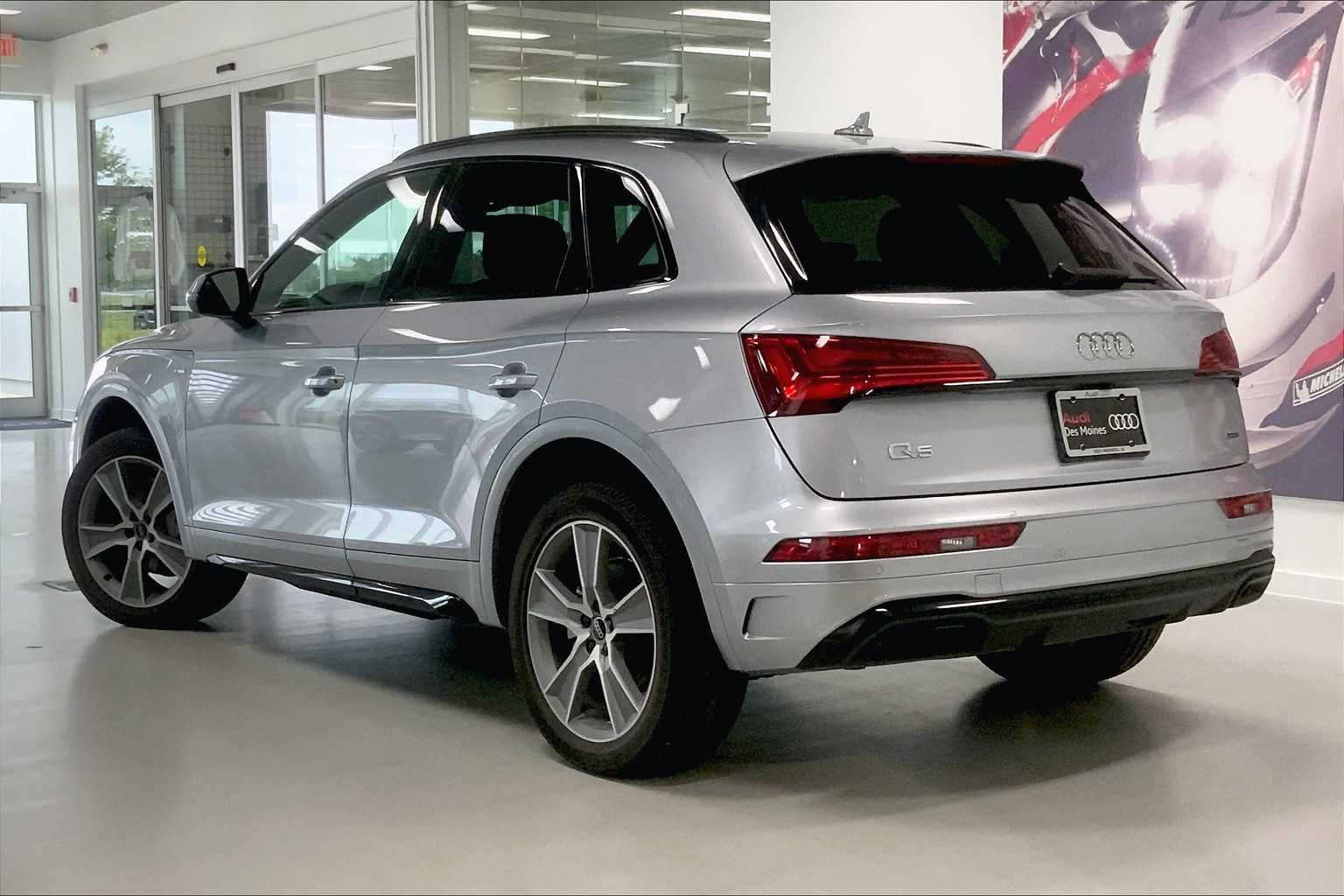 Thumbnail: 2025 Audi Q5 - 4