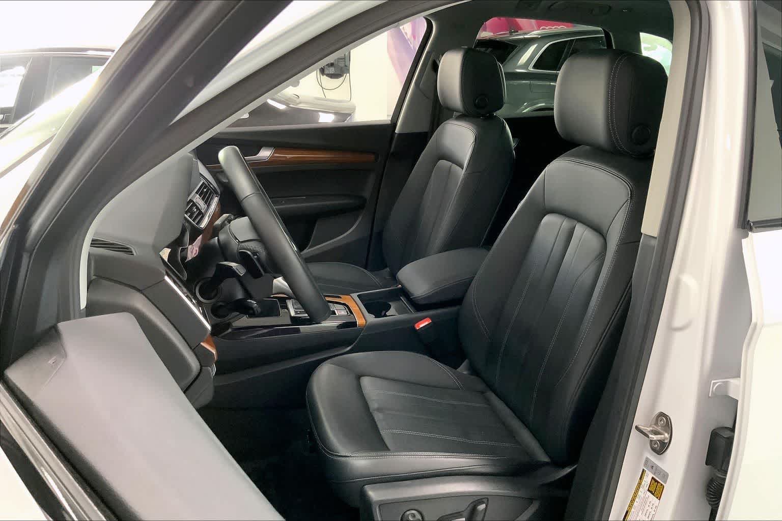 Thumbnail: 2023 Audi Q5 - 10