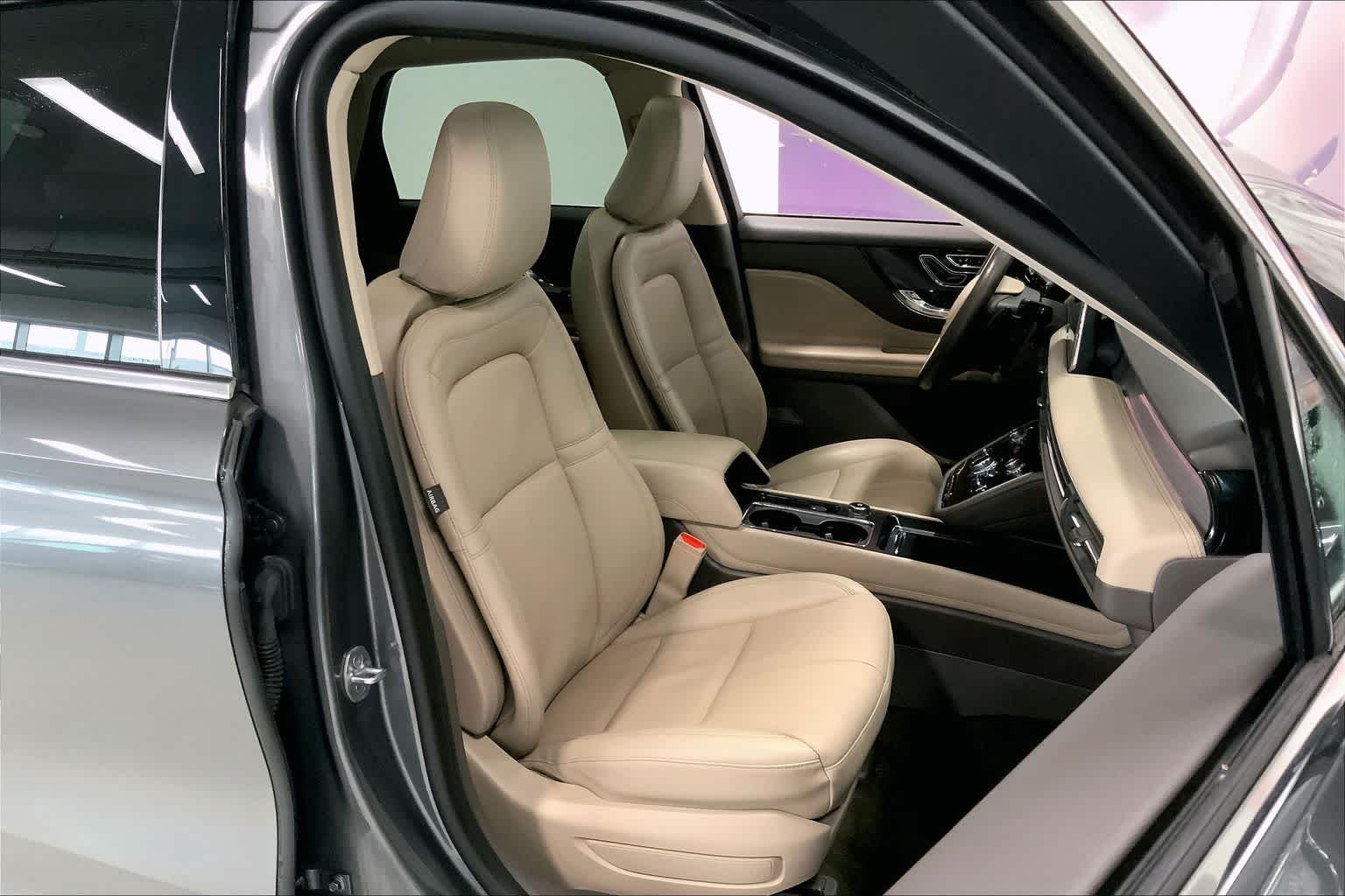 Thumbnail: 2022 Lincoln Corsair - 11