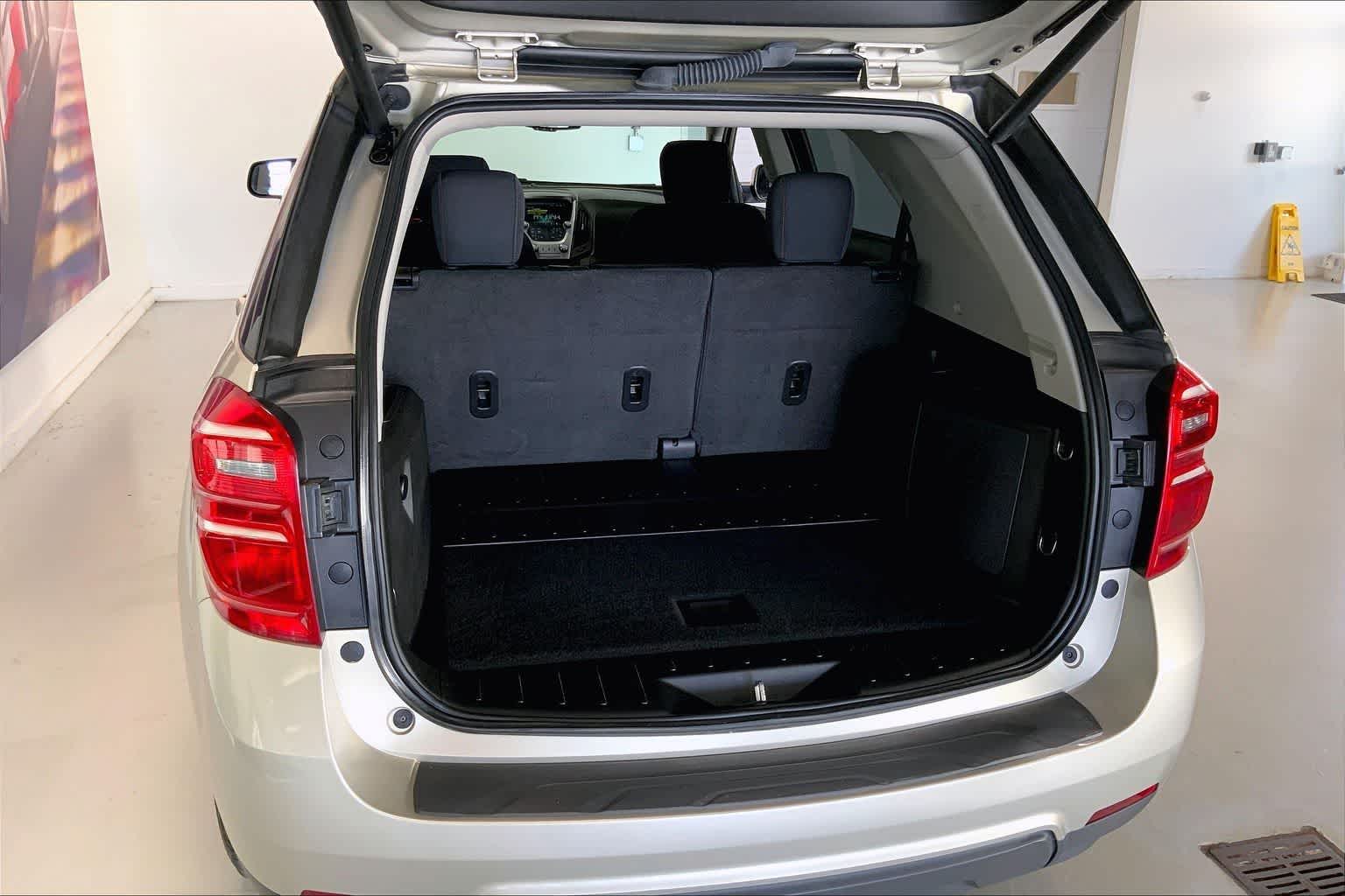 Thumbnail: 2016 Chevrolet Equinox - 17
