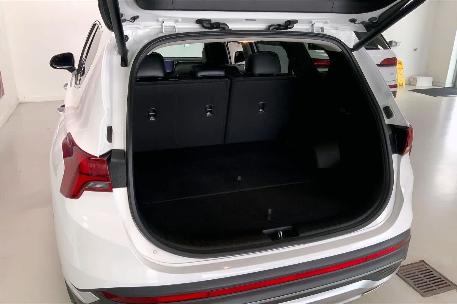 Thumbnail: 2023 Hyundai Santa Fe - 16