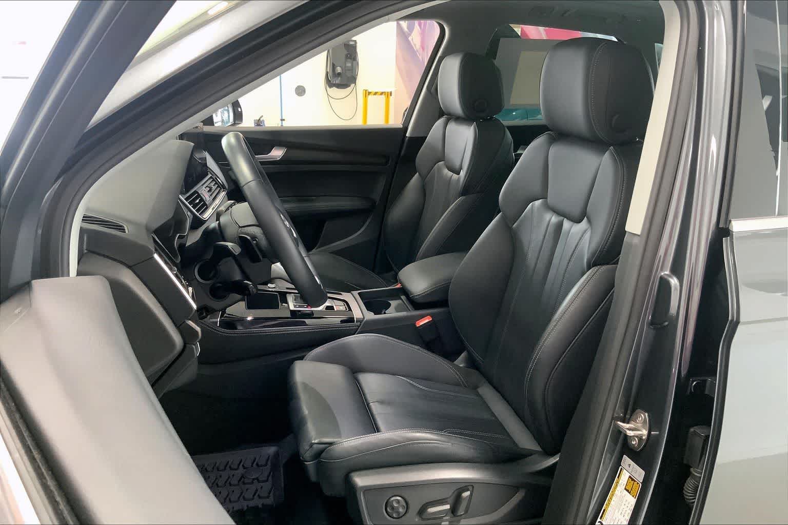 Thumbnail: 2025 Audi Q5 - 10