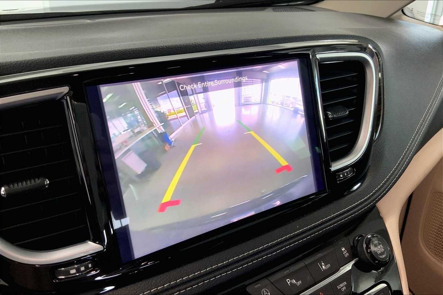 2023 Chrysler Pacifica Limited 25