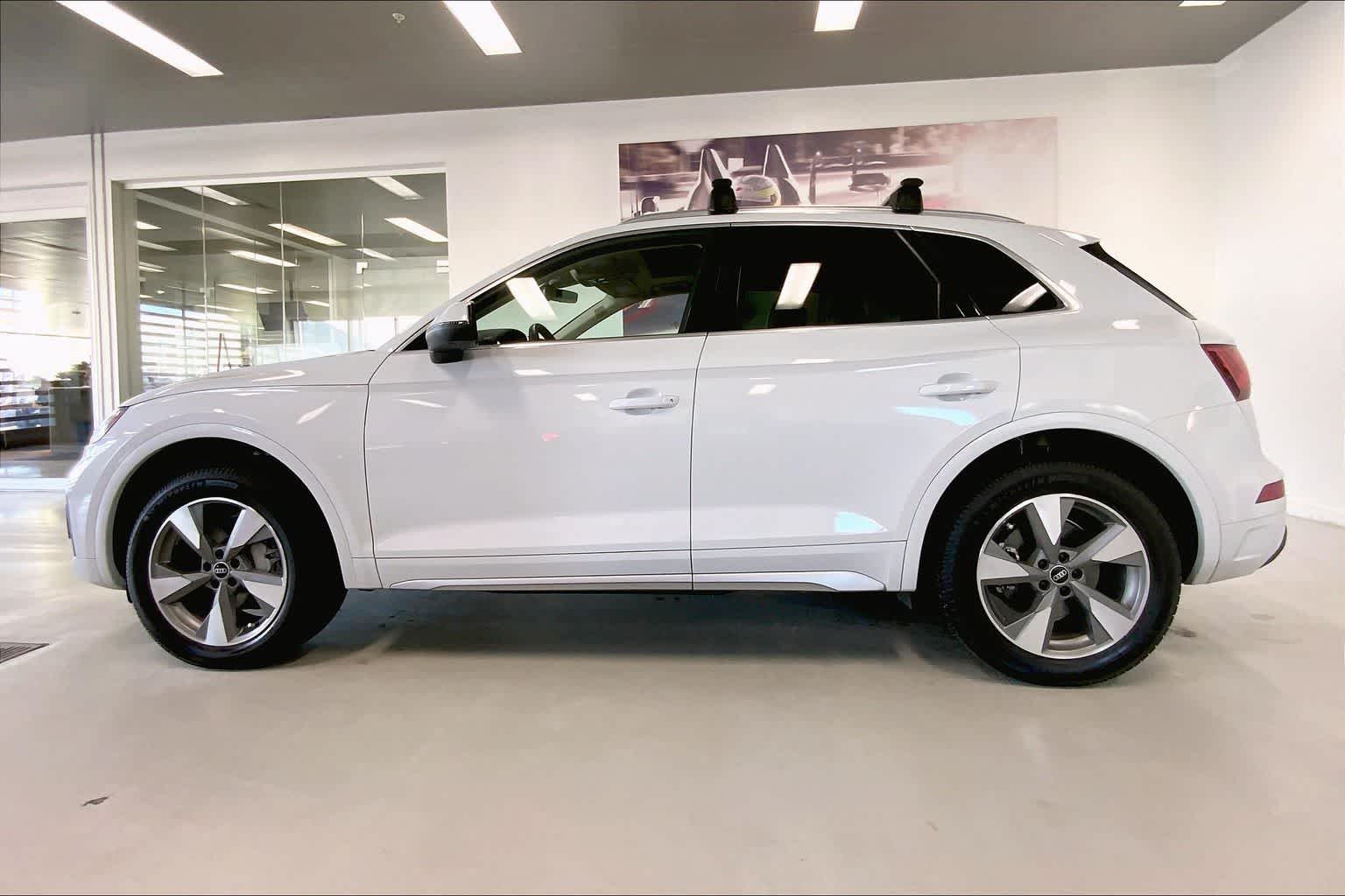 Thumbnail: 2023 Audi Q5 - 3