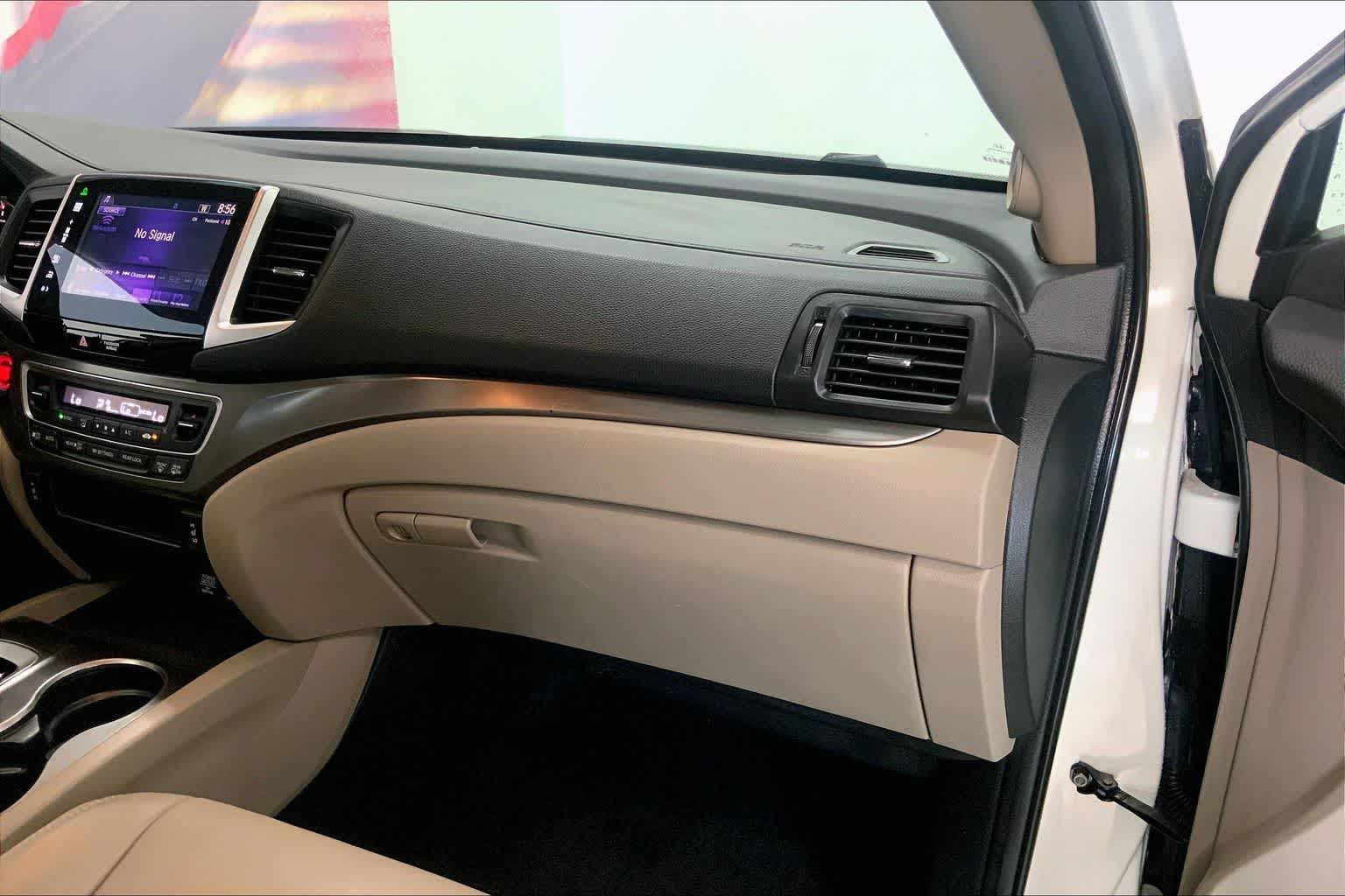 Thumbnail: 2016 Honda Pilot - 20