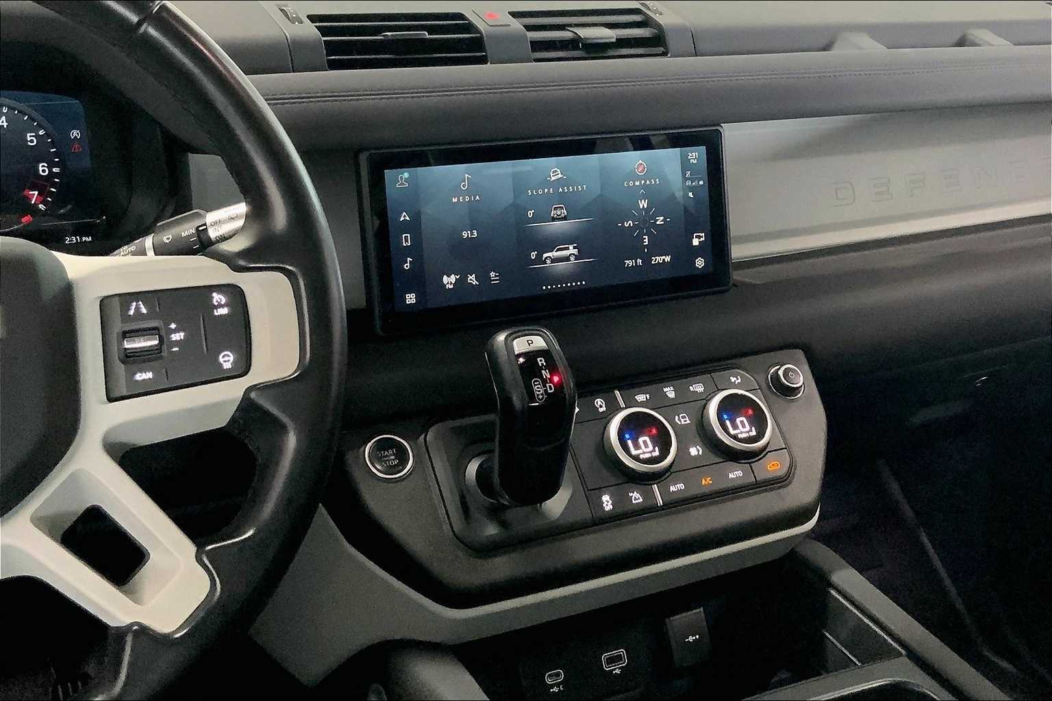Thumbnail: 2022 Land Rover Defender - 14