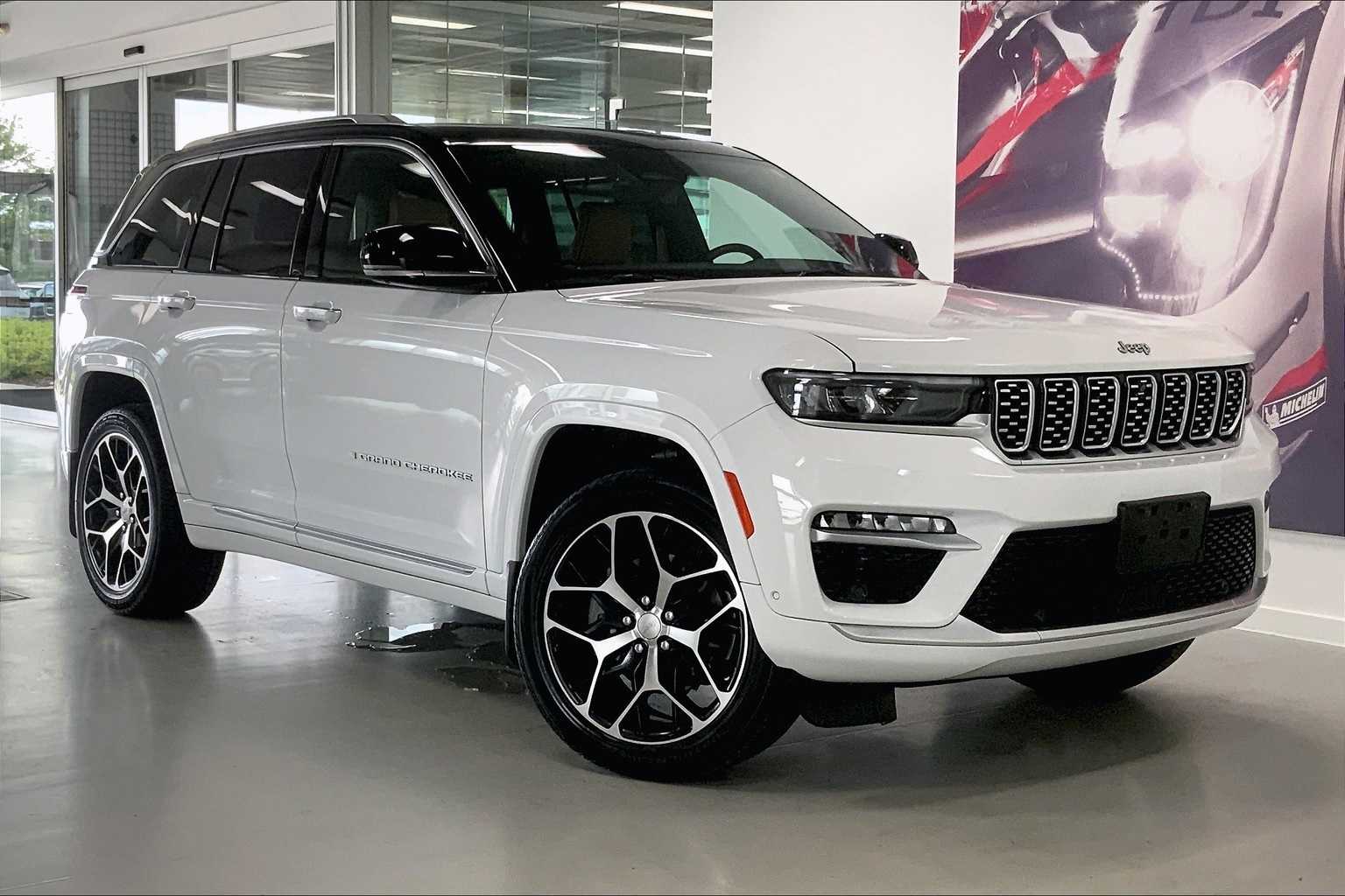 Thumbnail: 2022 Jeep Grand Cherokee - 18