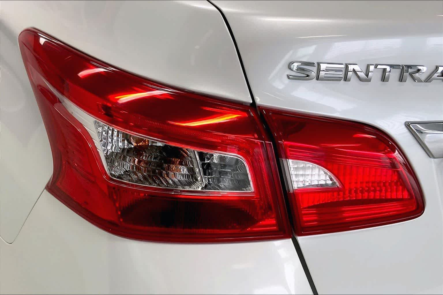 Thumbnail: 2018 Nissan Sentra - 30