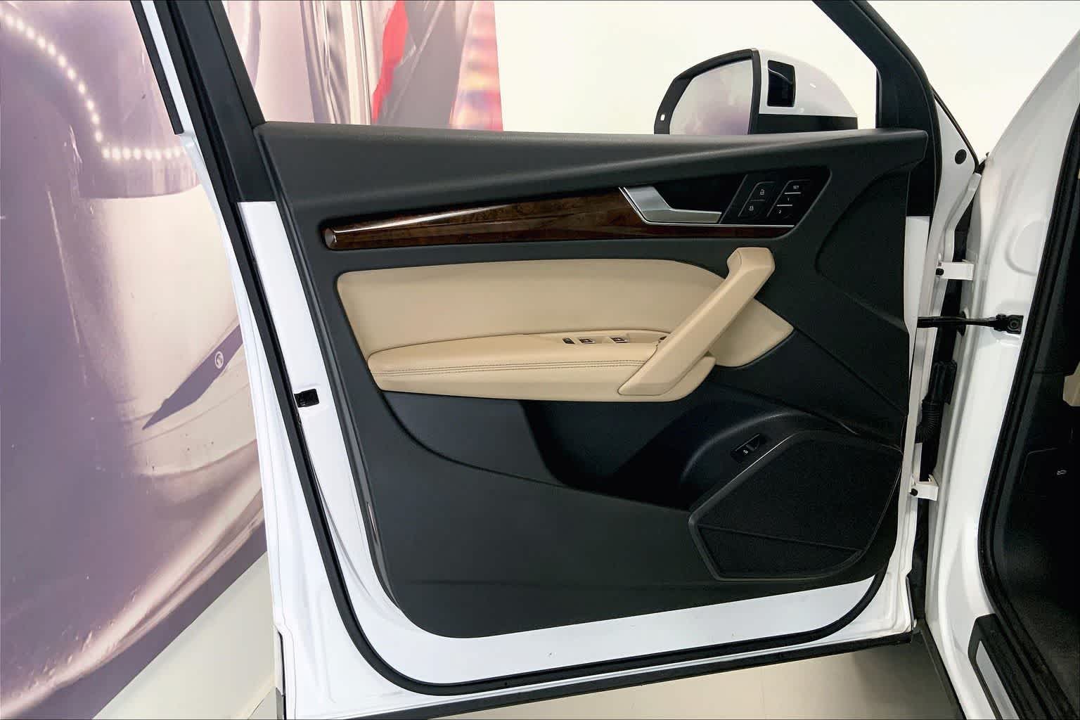 Thumbnail: 2020 Audi Q5 - 25