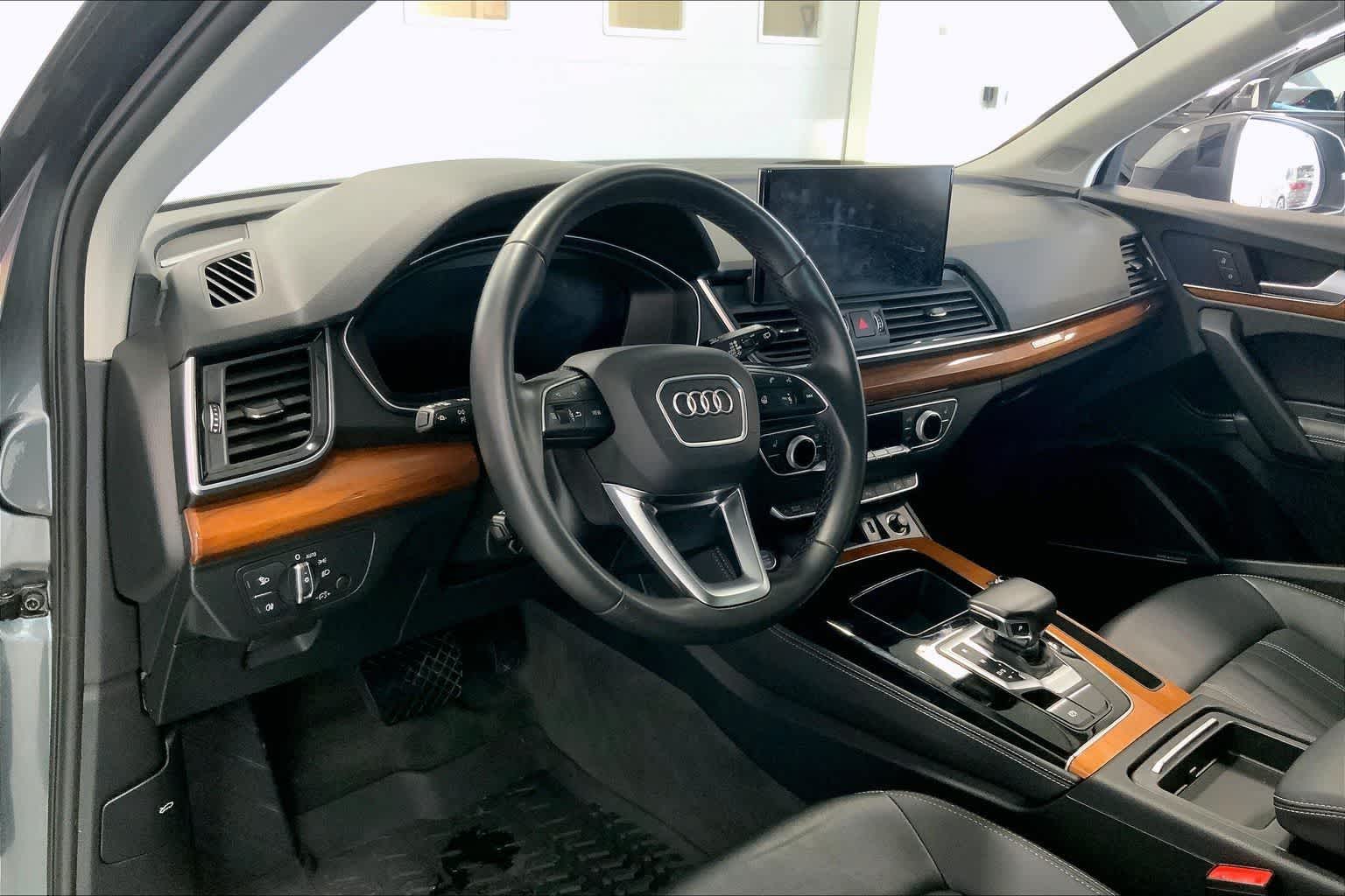 Thumbnail: 2022 Audi Q5 - 2