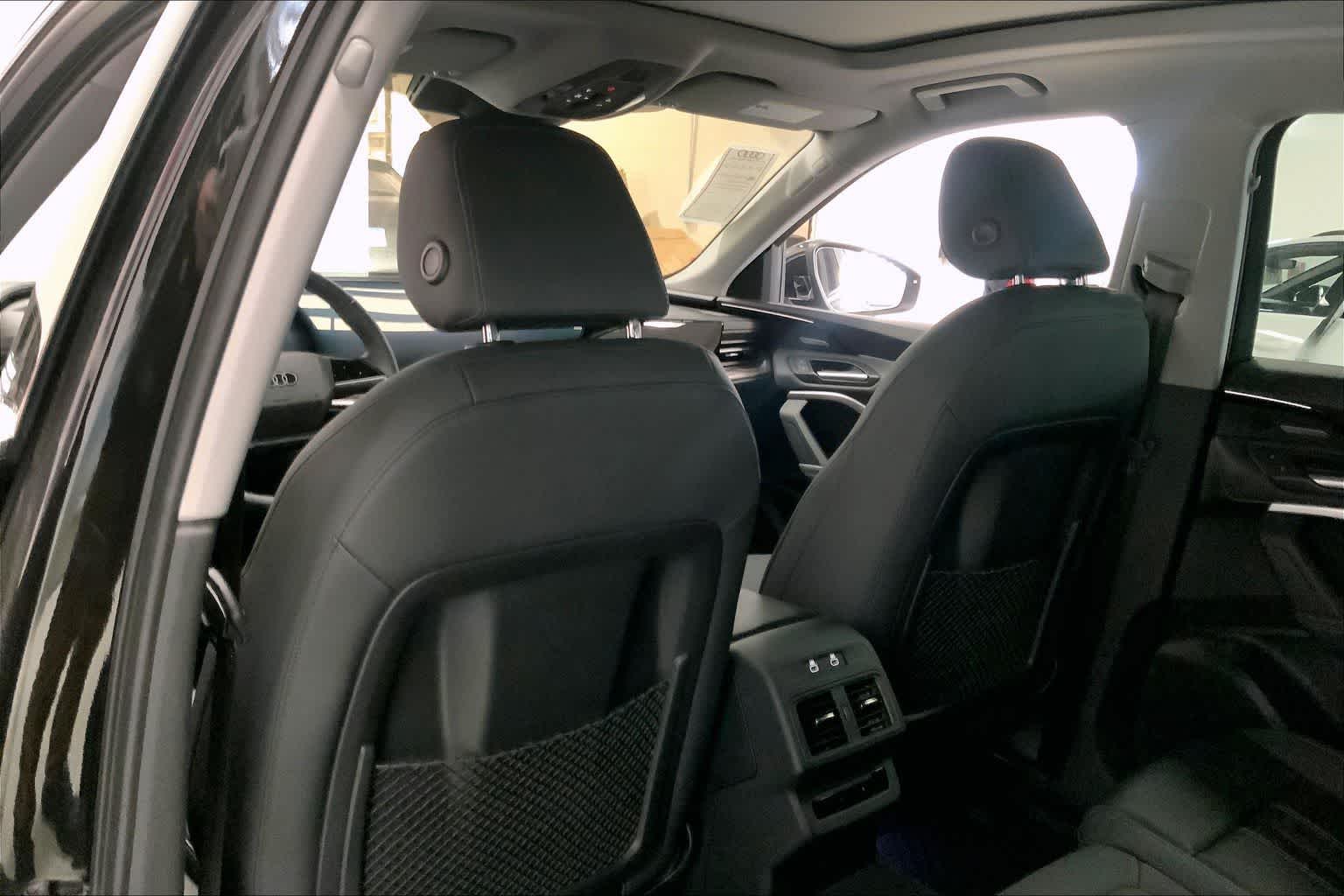 Thumbnail: 2025 Audi Q5 - 10