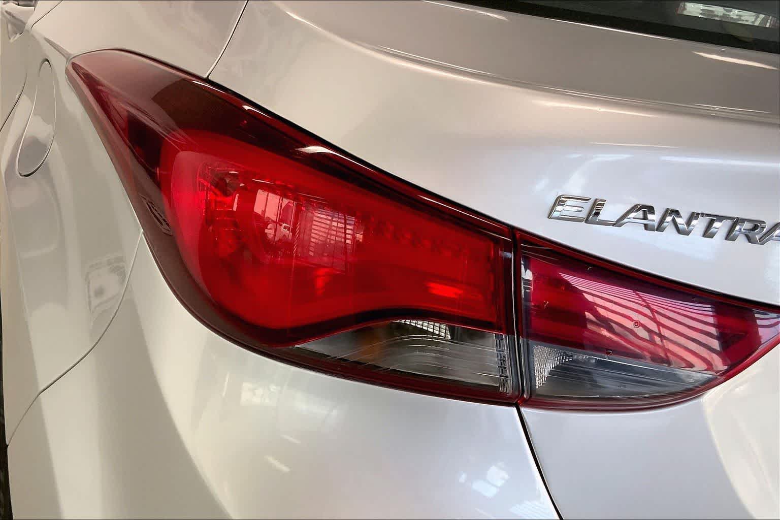 Thumbnail: 2016 Hyundai Elantra - 29