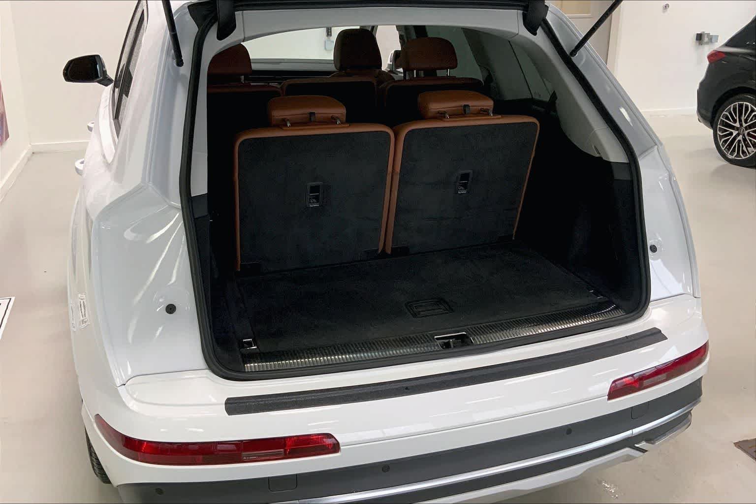 Thumbnail: 2022 Audi Q7 - 16