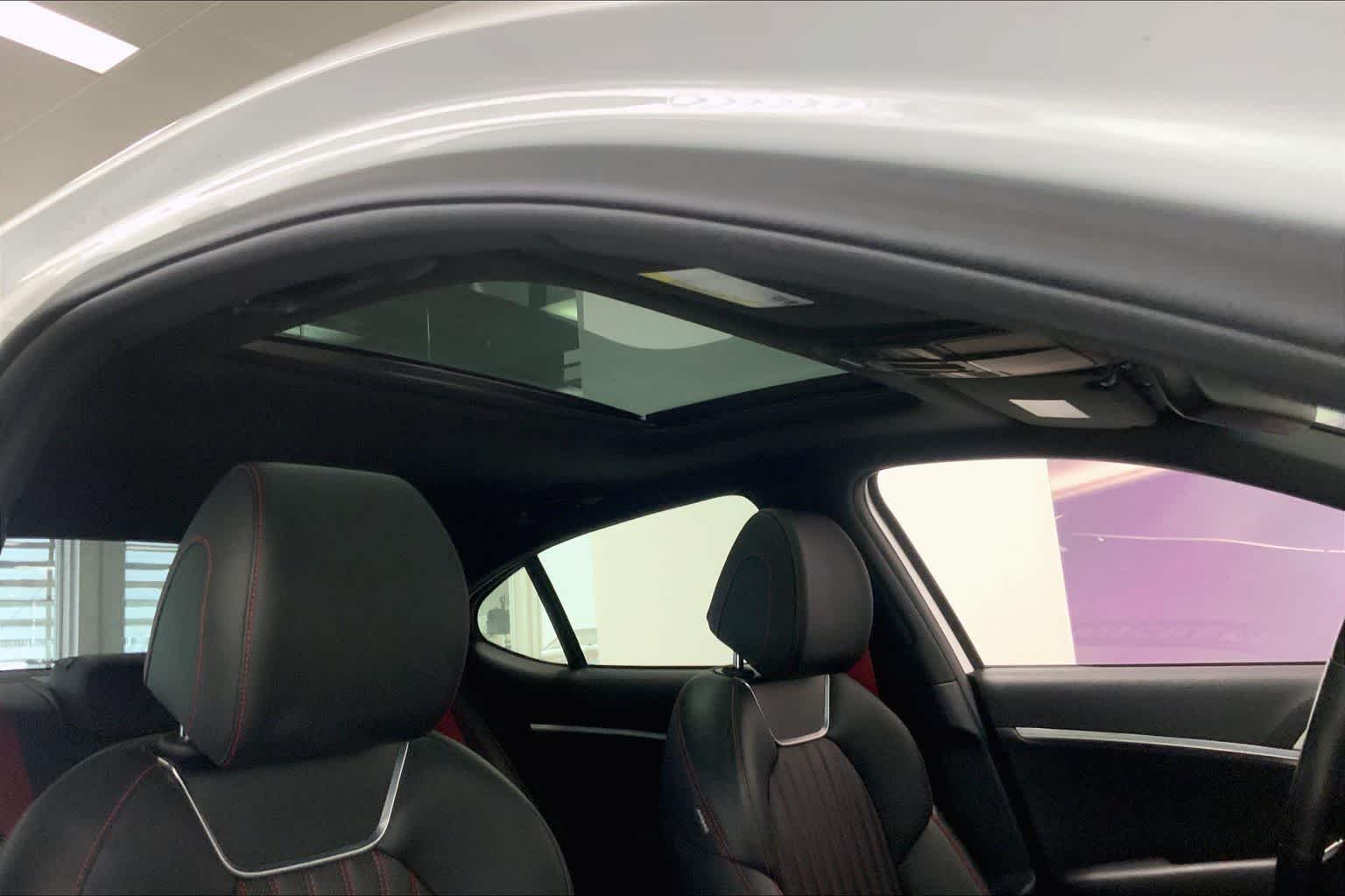 Thumbnail: 2023 Genesis G70 - 28