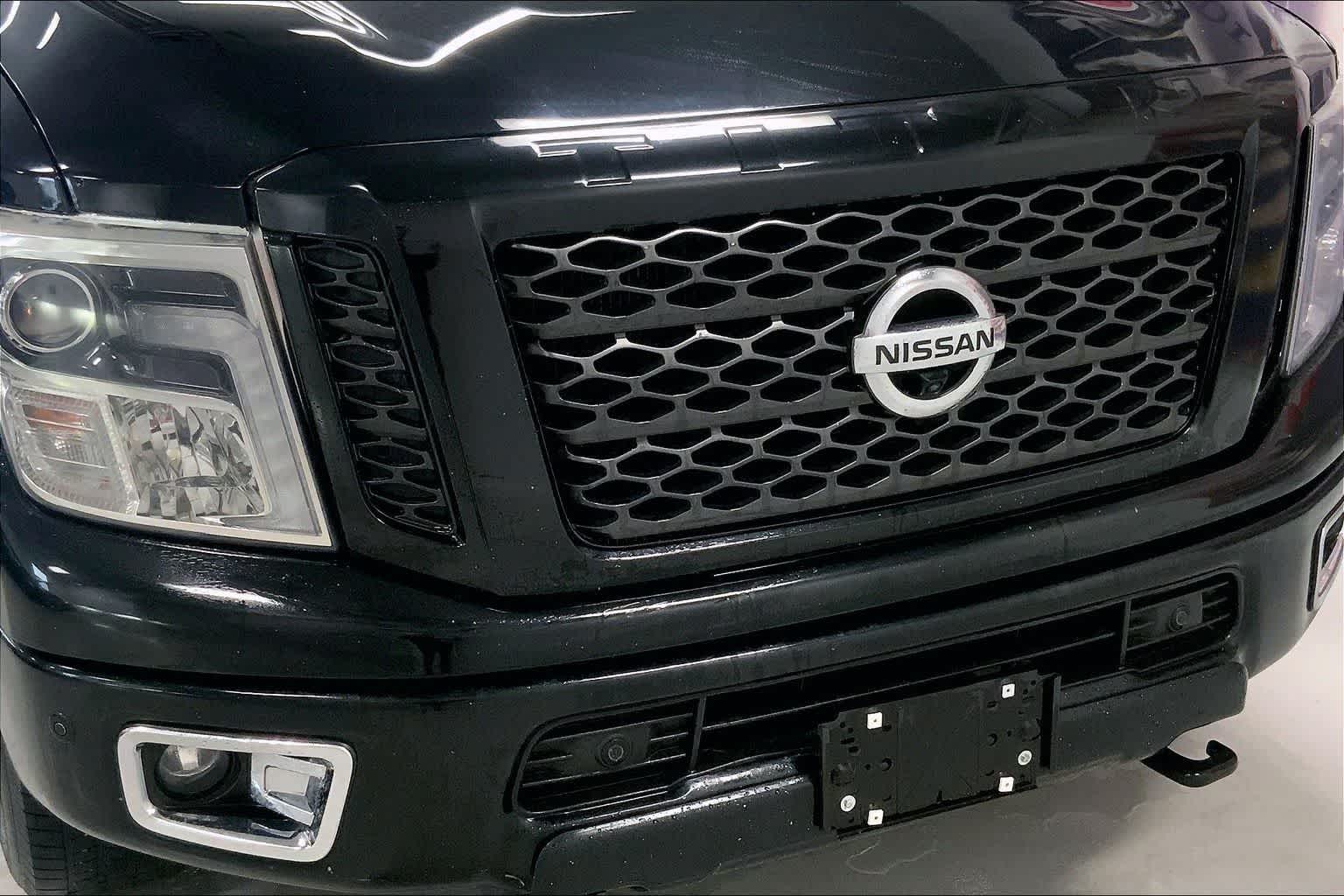 Thumbnail: 2017 Nissan Titan - 28