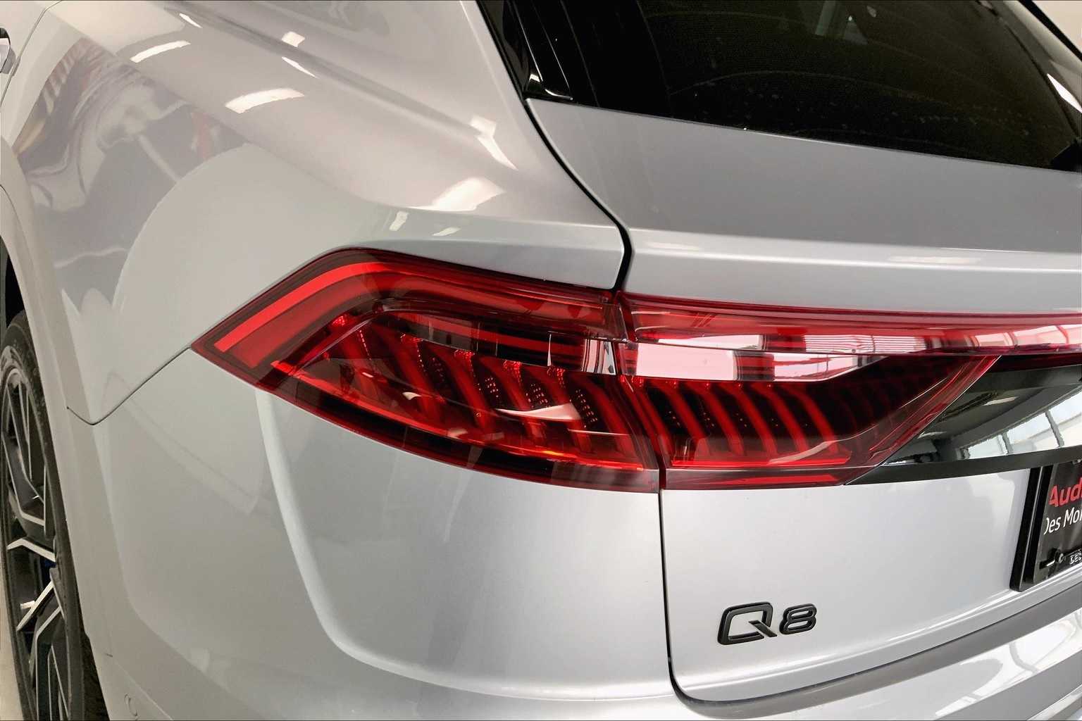 Thumbnail: 2022 Audi Q8 - 32