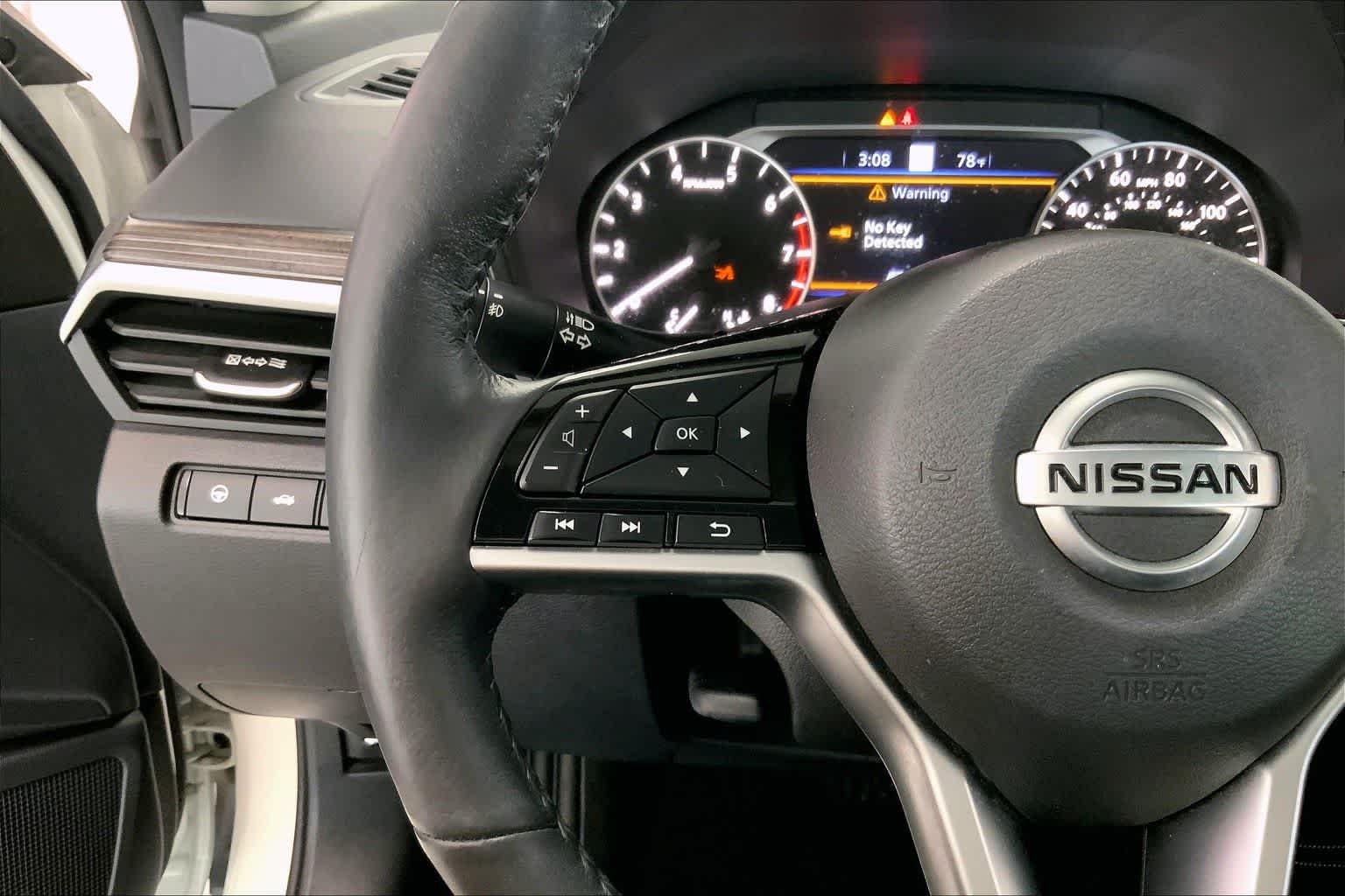 Thumbnail: 2022 Nissan Altima - 22