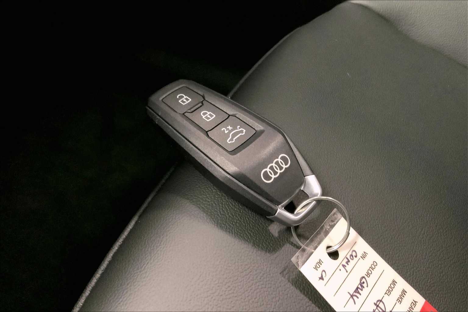 Thumbnail: 2025 Audi Q5 - 20