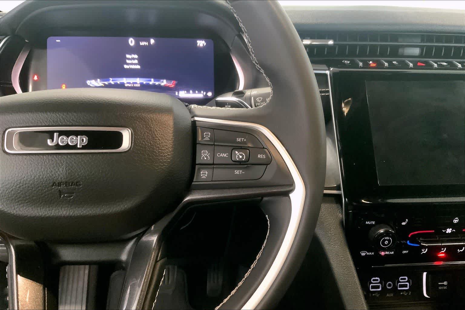 Thumbnail: 2023 Jeep Grand Cherokee - 22