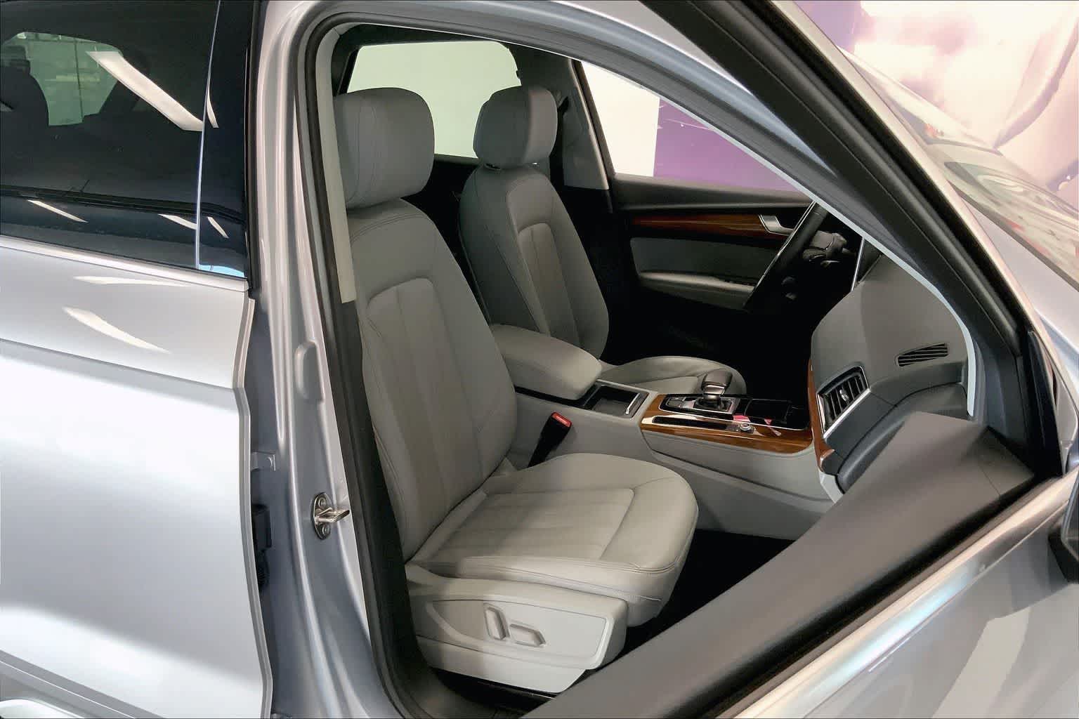 Thumbnail: 2022 Audi Q5 - 12