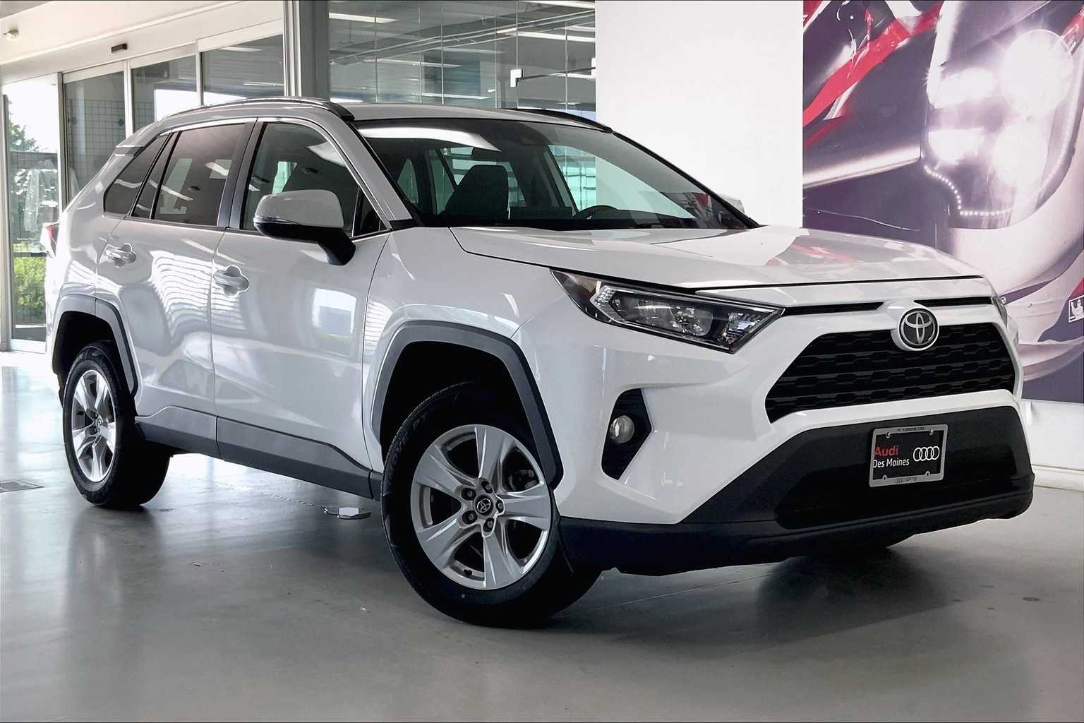 Thumbnail: 2021 Toyota RAV4 - 18