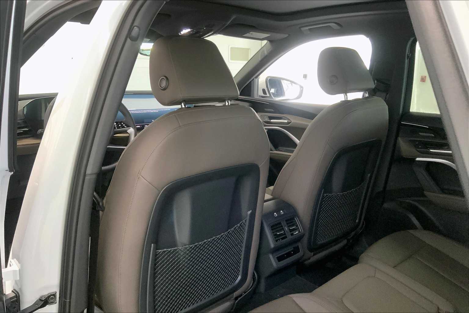 Thumbnail: 2025 Audi Q5 - 10