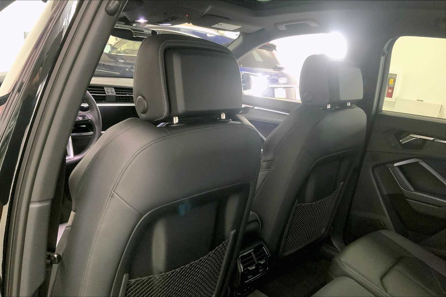 Thumbnail: 2023 Audi Q3 - 11