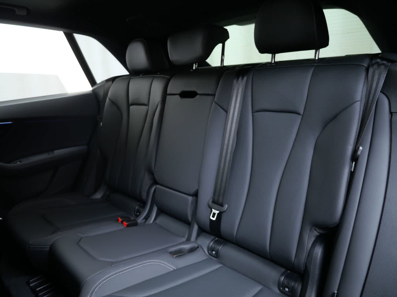 Thumbnail: 2026 Audi Q8 - 13