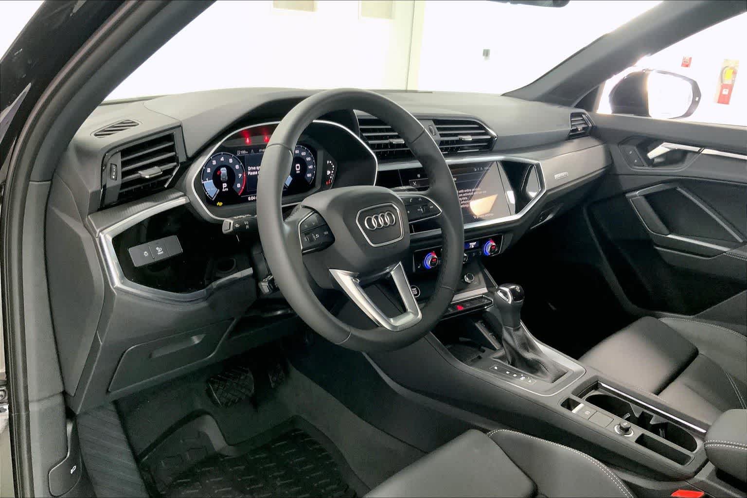 Thumbnail: 2025 Audi Q3 - 2