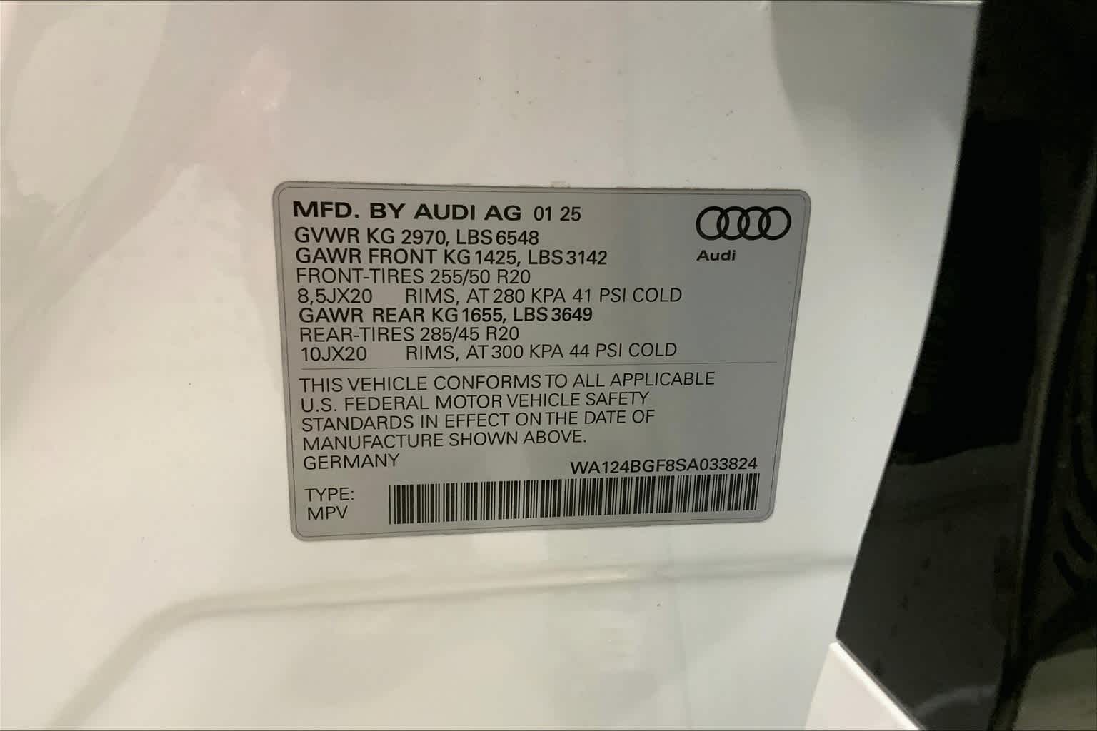 Thumbnail: 2025 Audi Q6 e-tron - 23