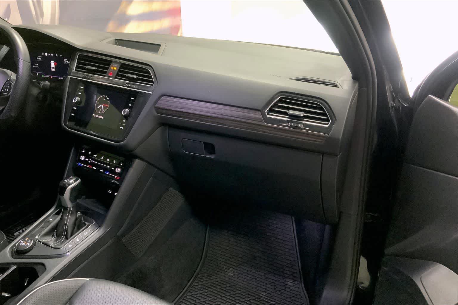 Thumbnail: 2023 Volkswagen Tiguan - 22