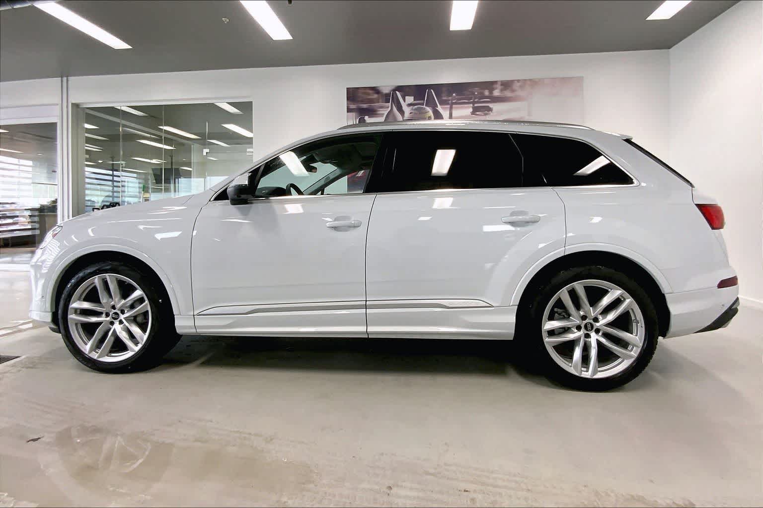 Thumbnail: 2025 Audi Q7 - 3