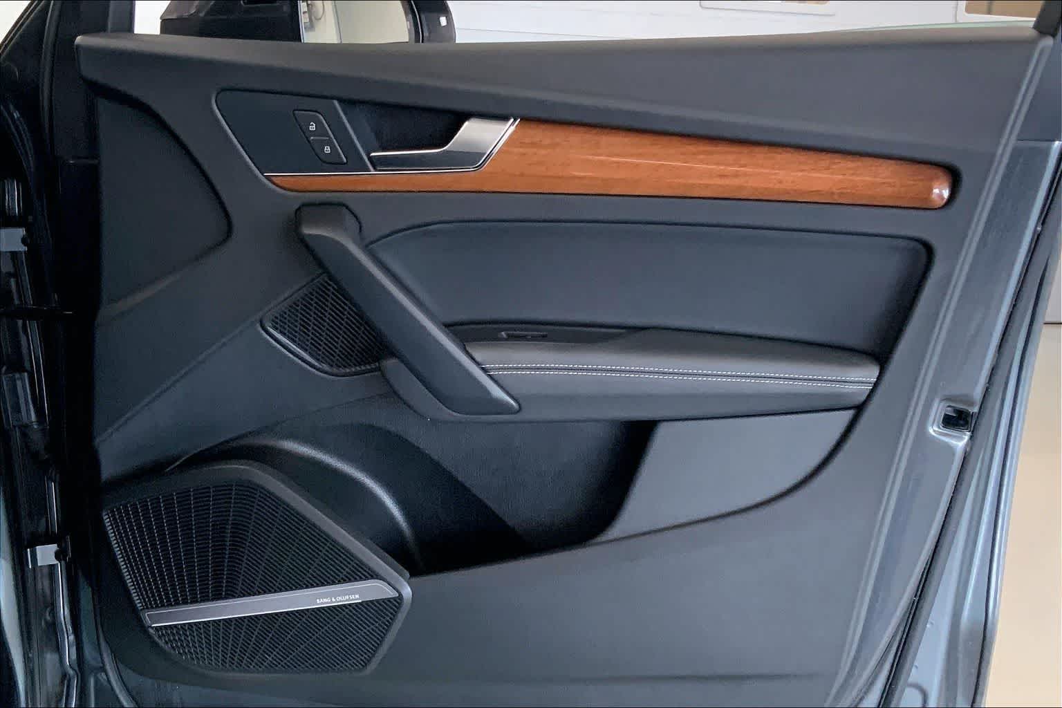 Thumbnail: 2022 Audi Q5 - 25