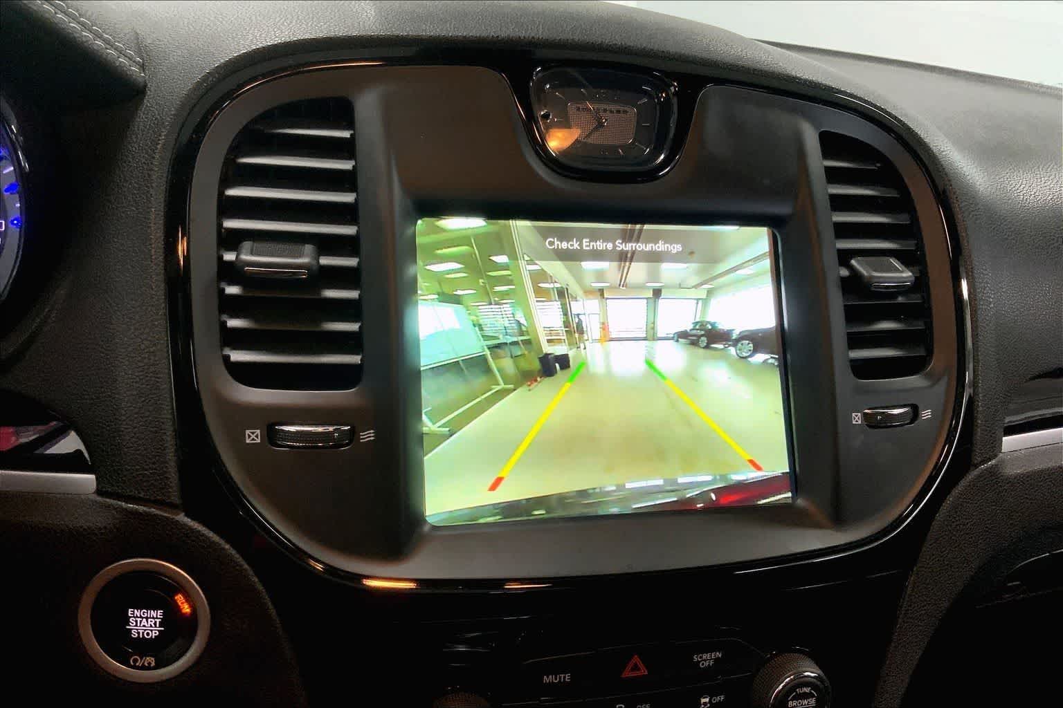 Thumbnail: 2022 Chrysler 300 - 23