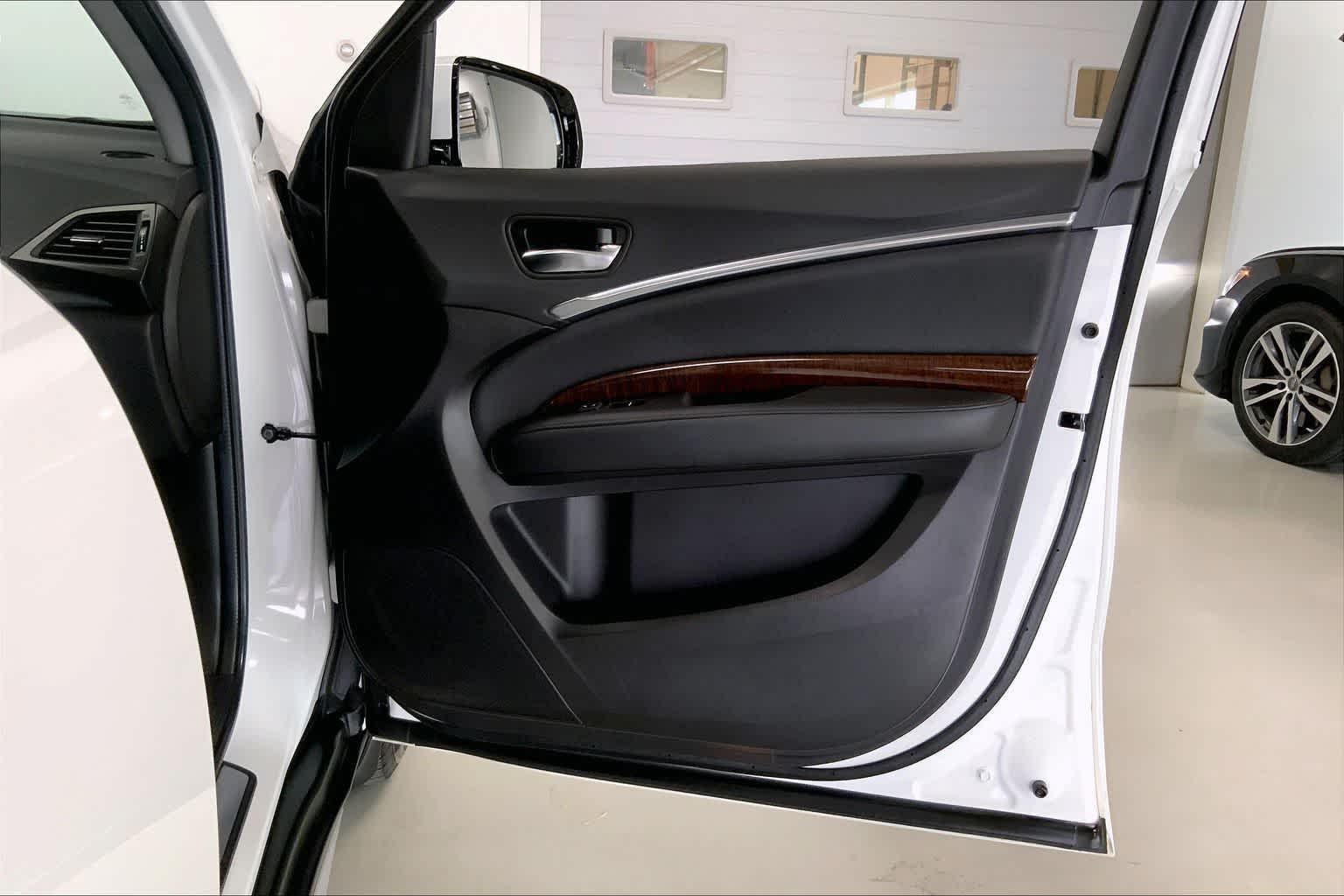 Thumbnail: 2020 Acura MDX - 26