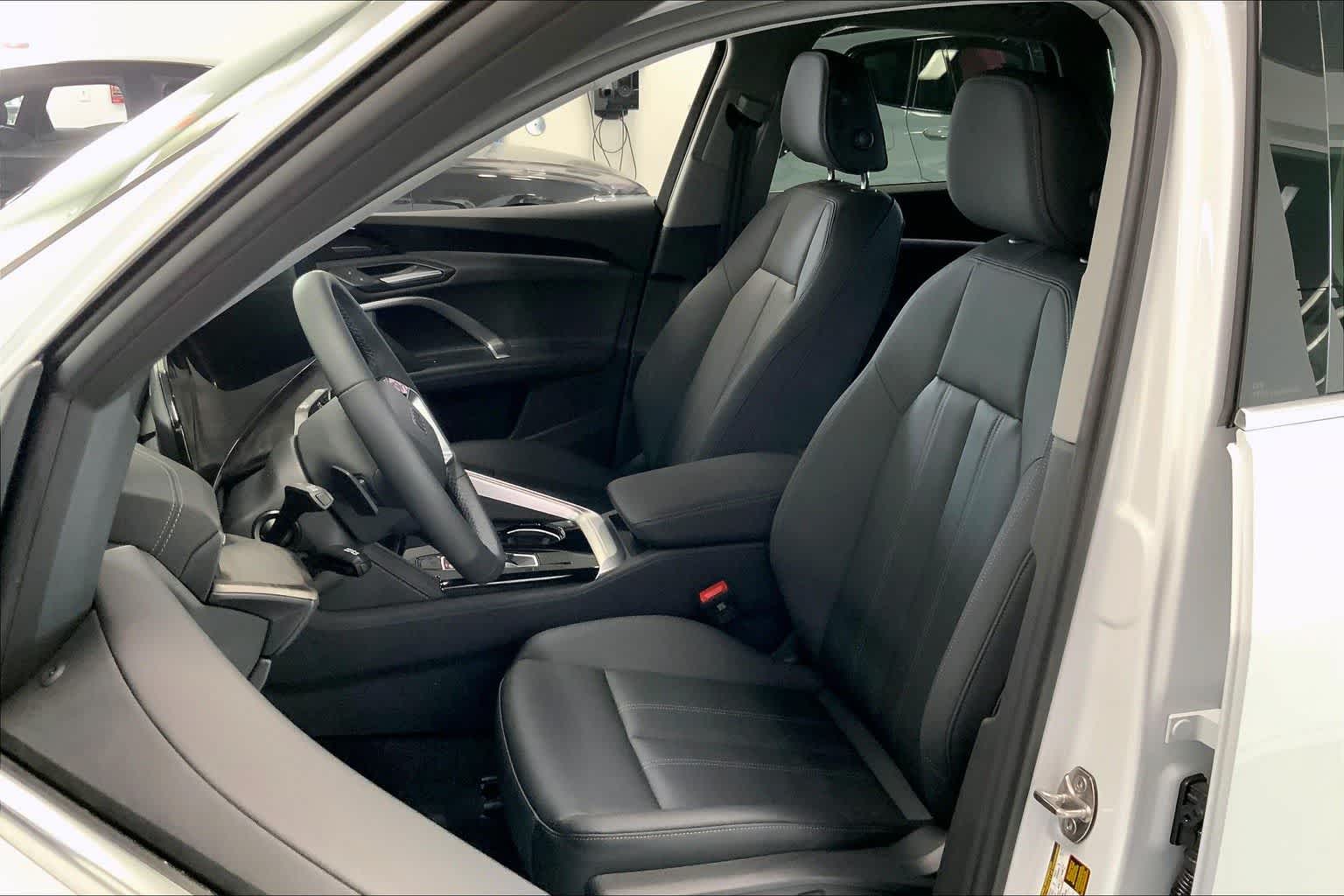 Thumbnail: 2025 Audi Q5 - 10