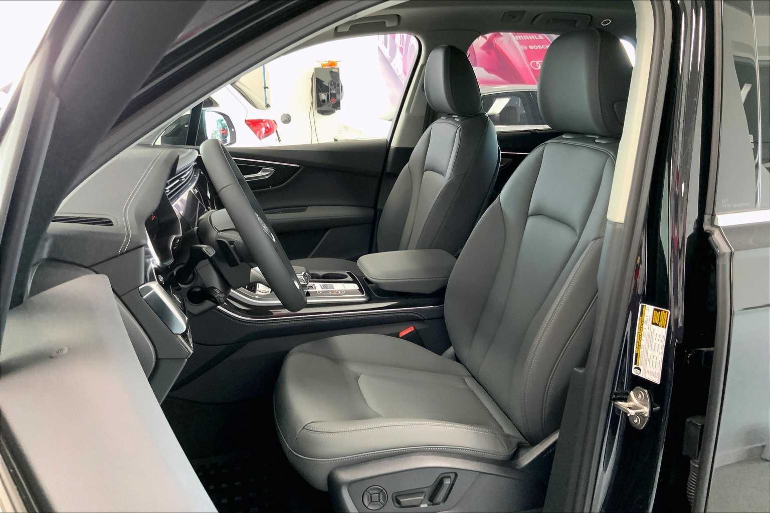 Thumbnail: 2025 Audi Q7 - 9